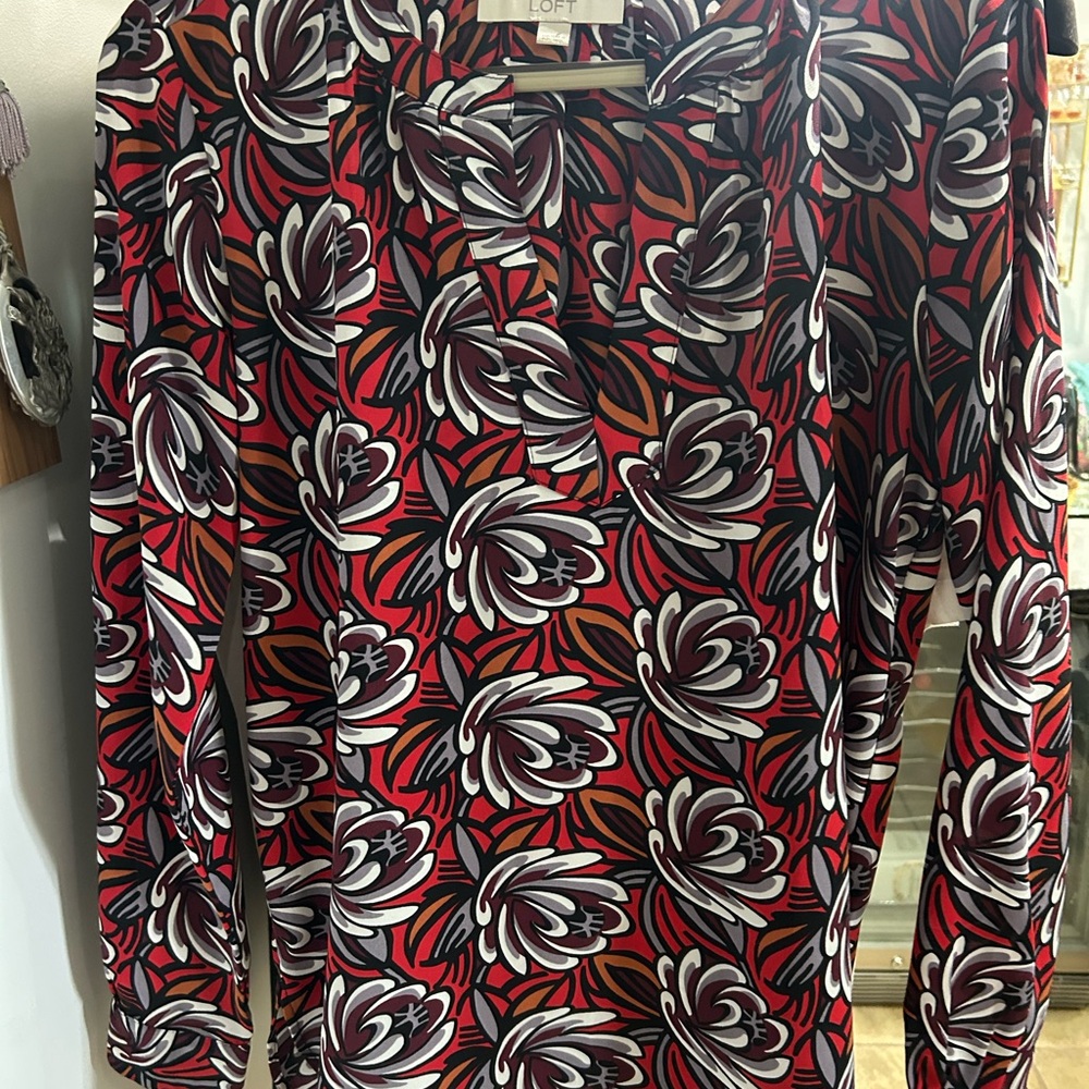 LOFT Multicolor Abstract Blouse - Picture 7 of 7